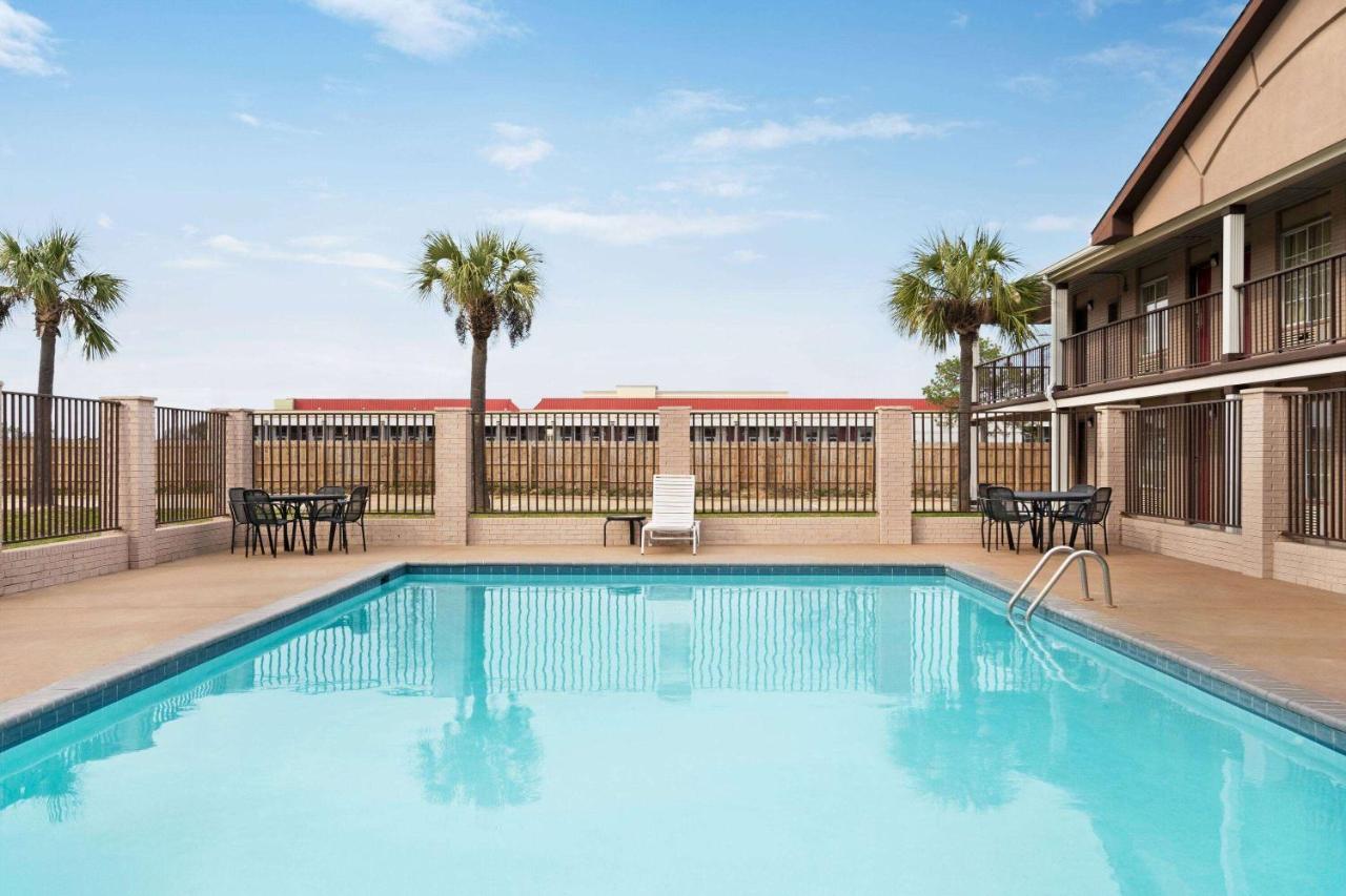 Motel Super 8 By Wyndham Gulfport Biloxi Airport Zewnętrze zdjęcie