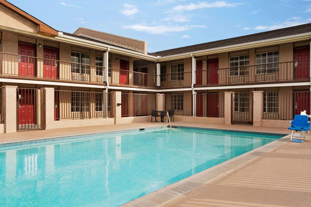 Motel Super 8 By Wyndham Gulfport Biloxi Airport Zewnętrze zdjęcie